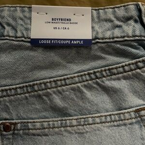 H&M Boyfriend Jeans Brand new Size 6